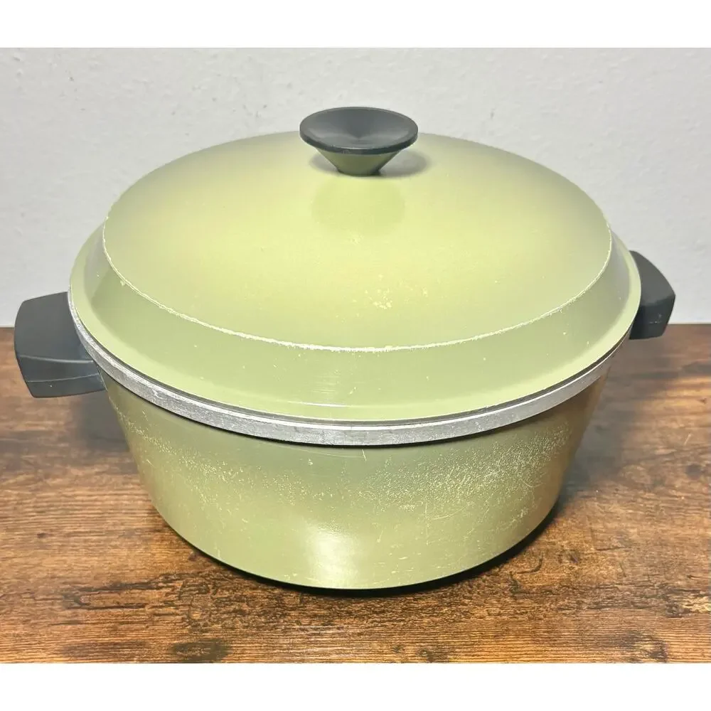 Vintage 1960s Colorama by Regal Avocado Green Aluminum 4 QT Dutch Oven with lid